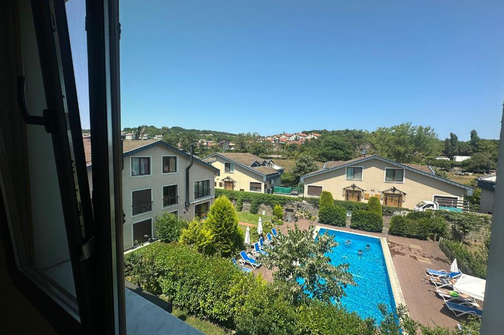 Zekeriyaköy'de Site İçinde Muhteşem 6+1 İkiz Villa