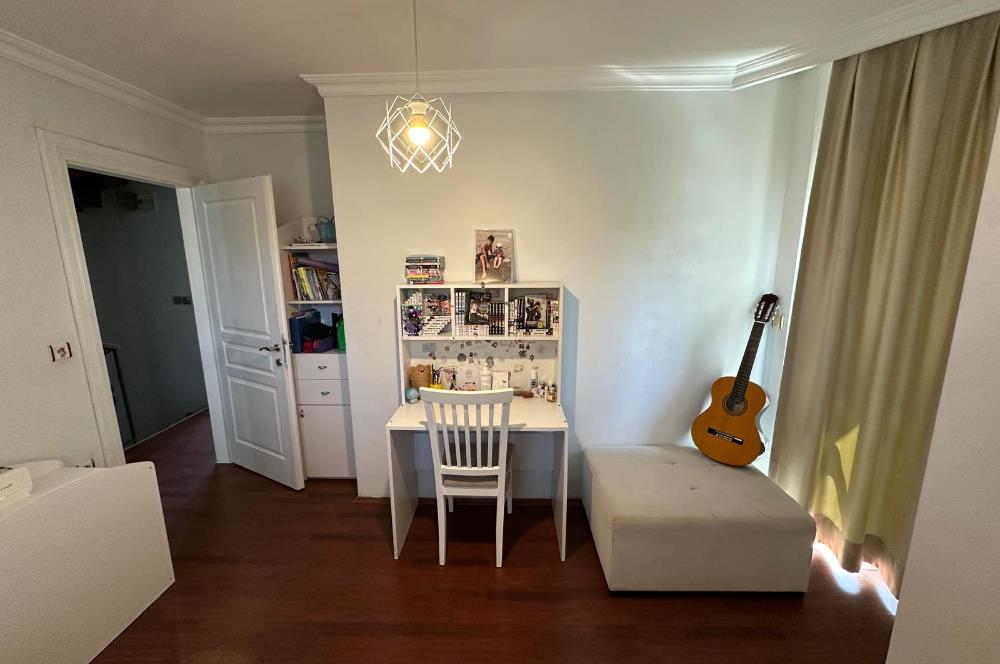 Doğa Manzaralı, Geniş Bahçeli, Ferah 4+2 Satılık Villa