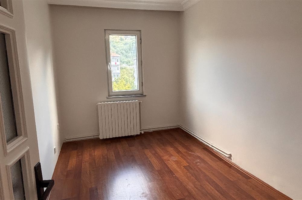 İstinye Boğaziçi Sitesi A Bloklarında Ara Kat 3+1 Kiralık Daire
