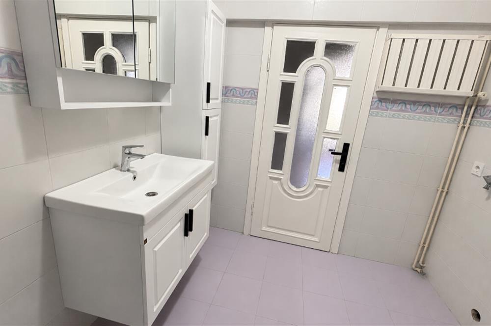 İstinye Boğaziçi Sitesi A Bloklarında Ara Kat 3+1 Kiralık Daire