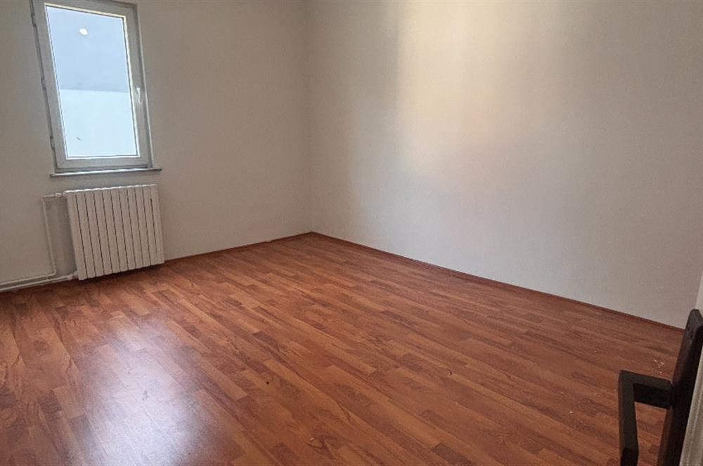 İstinye Boğaziçi Sitesi A Bloklarında Ara Kat 3+1 Kiralık Daire