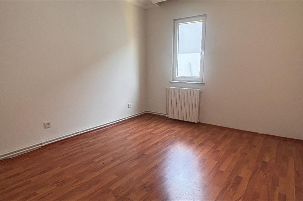 İstinye Boğaziçi Sitesi A Bloklarında Ara Kat 3+1 Kiralık Daire
