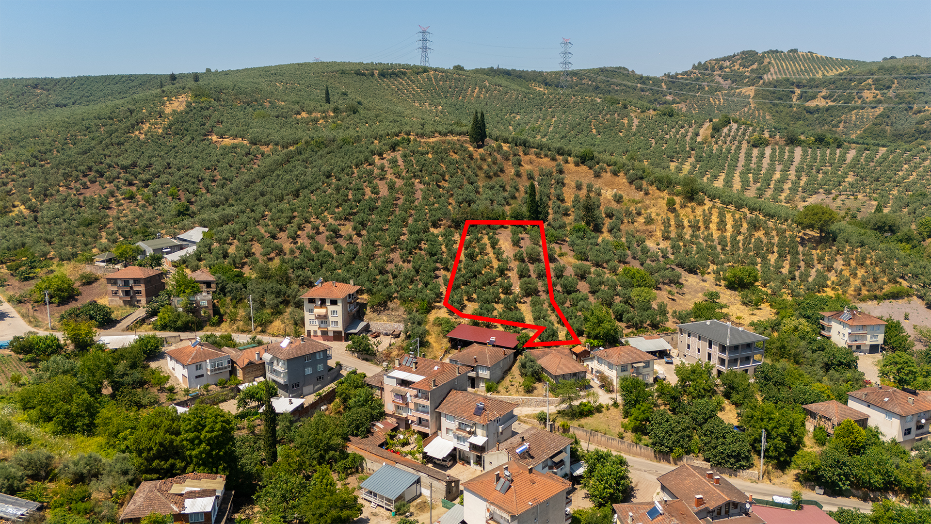 C21 Cius; Muratoba'da Köy Yerleşik Alanında 1.578 m² Arsa