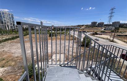ÇAYYOLU ALACAATLI’DA CADDE CEPHELİ, ÇİFT TERASLI 200 m² PRESTİJLİ KİRALIK İŞ YERİ
