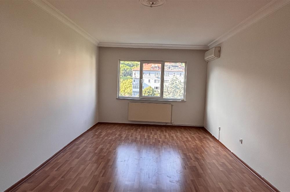 İstinye Boğaziçi Sitesi A Bloklarında Ara Kat 3+1 Kiralık Daire