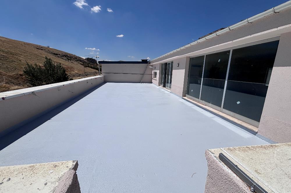 ÇAYYOLU ALACAATLI’DA CADDE CEPHELİ, ÇİFT TERASLI 200 m² PRESTİJLİ KİRALIK İŞ YERİ