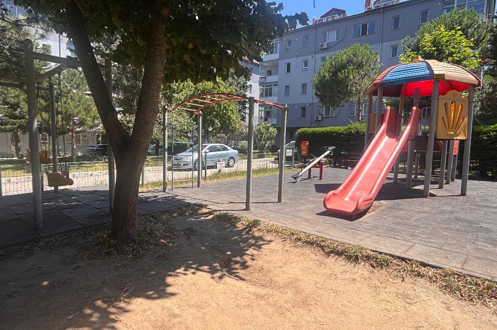 İstinye Boğaziçi Sitesi A Bloklarında Ara Kat 3+1 Kiralık Daire