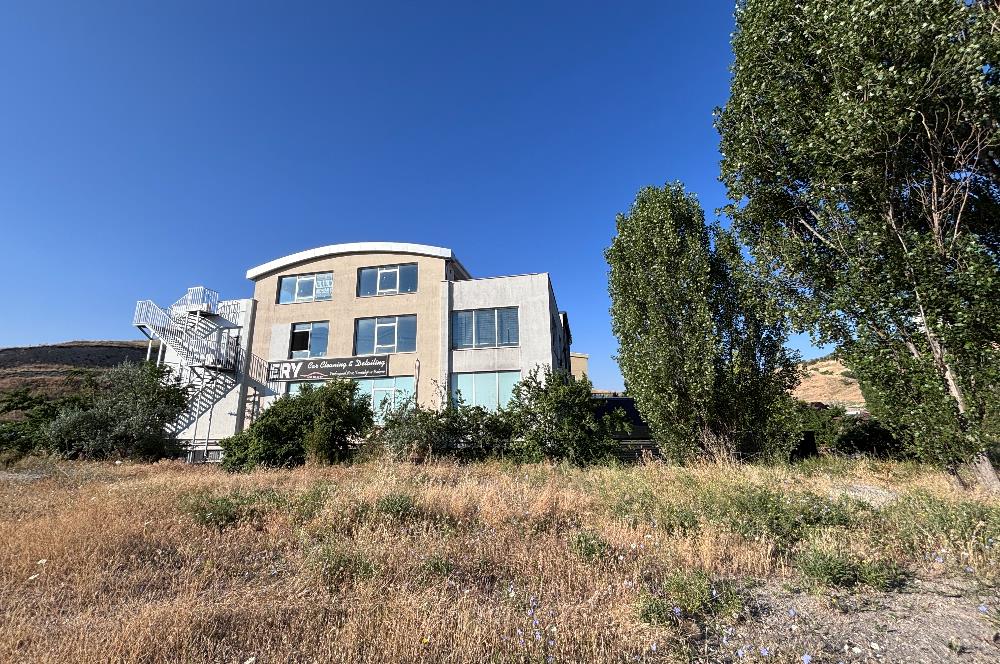 ÇAYYOLU ALACAATLI’DA CADDE CEPHELİ, ÇİFT TERASLI 200 m² PRESTİJLİ KİRALIK İŞ YERİ