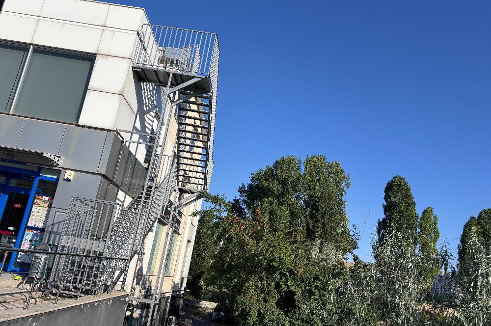 ÇAYYOLU ALACAATLI’DA CADDE CEPHELİ, ÇİFT TERASLI 200 m² PRESTİJLİ KİRALIK İŞ YERİ