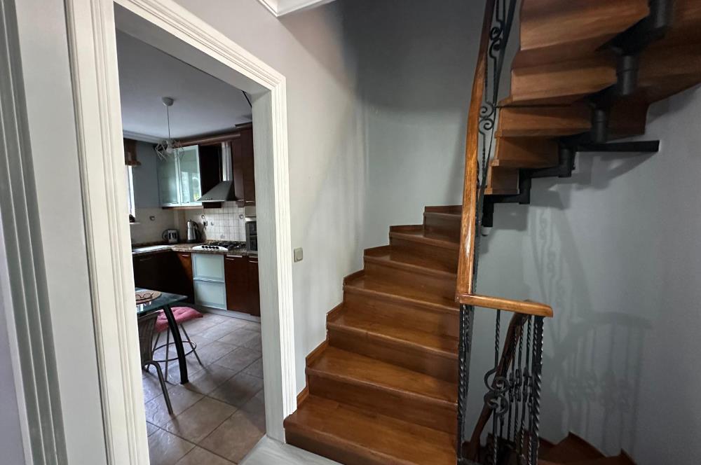 Doğa Manzaralı, Geniş Bahçeli, Ferah 4+2 Satılık Villa