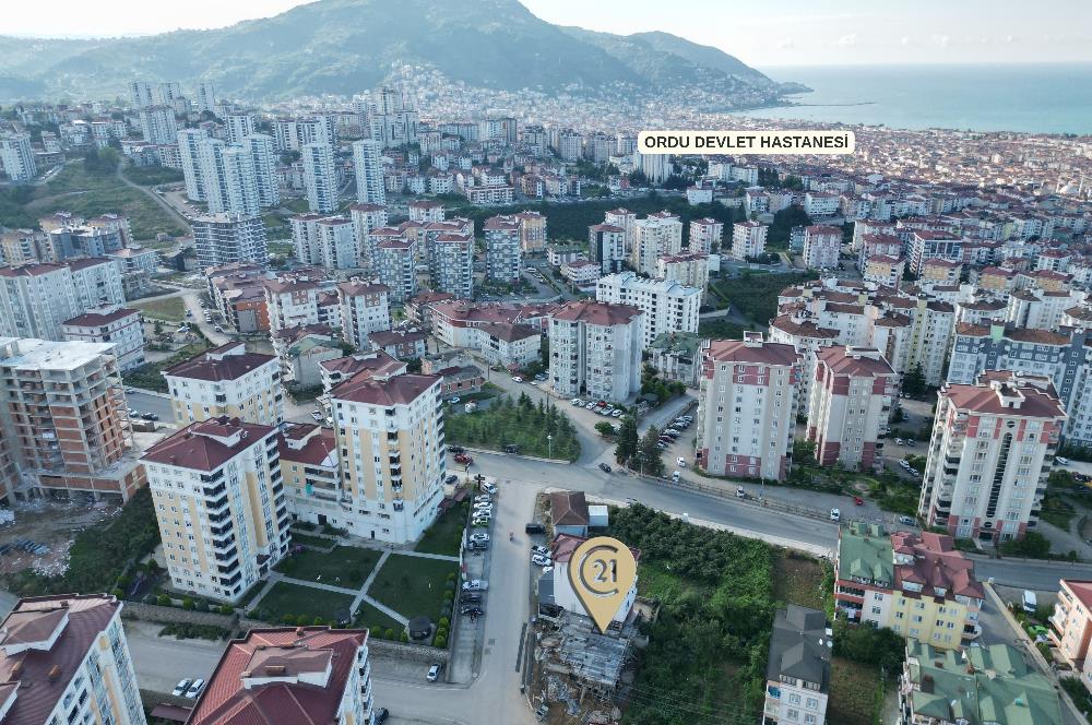 CENTURY 21'DEN ŞAHİNCİLİ MAHALLESİNDE TOPRAKTAN SATILIK PRESTİJLİ İŞ YERİ !