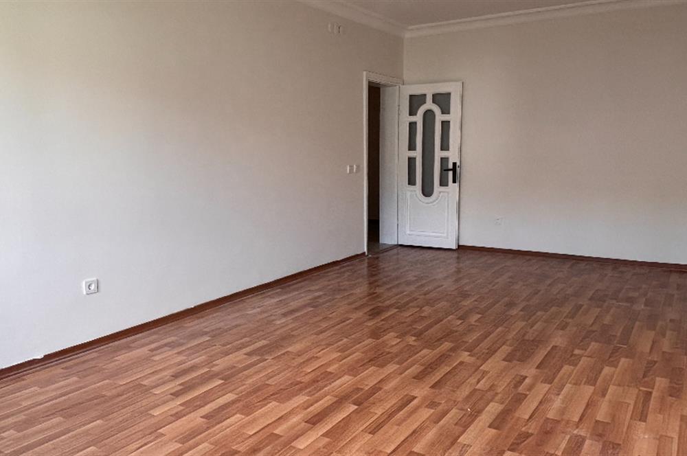 İstinye Boğaziçi Sitesi A Bloklarında Ara Kat 3+1 Kiralık Daire