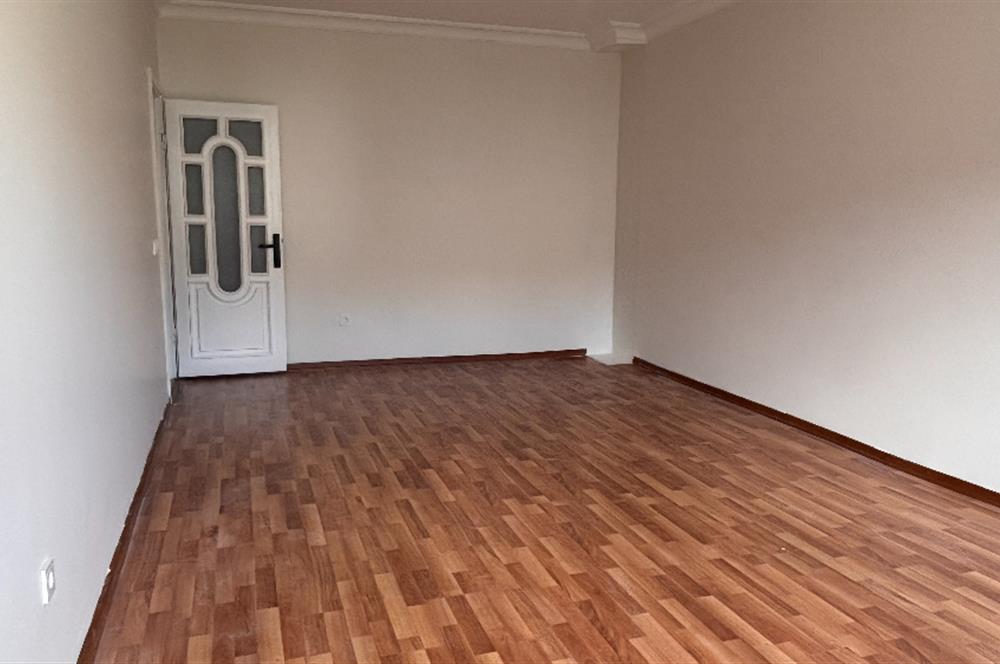 İstinye Boğaziçi Sitesi A Bloklarında Ara Kat 3+1 Kiralık Daire