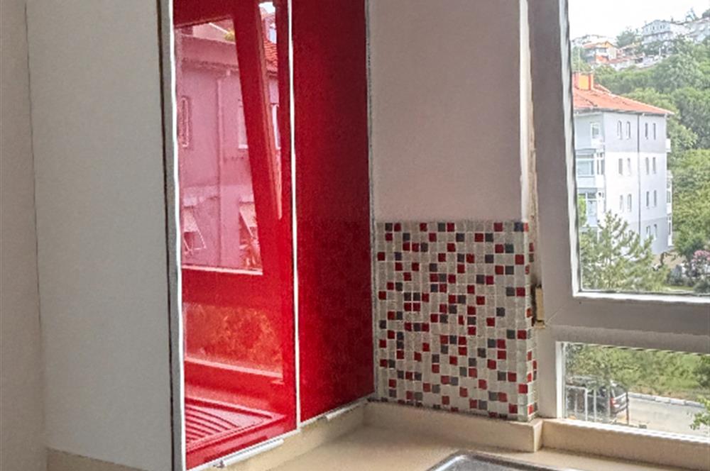 İstinye Boğaziçi Sitesi A Bloklarında Ara Kat 3+1 Kiralık Daire
