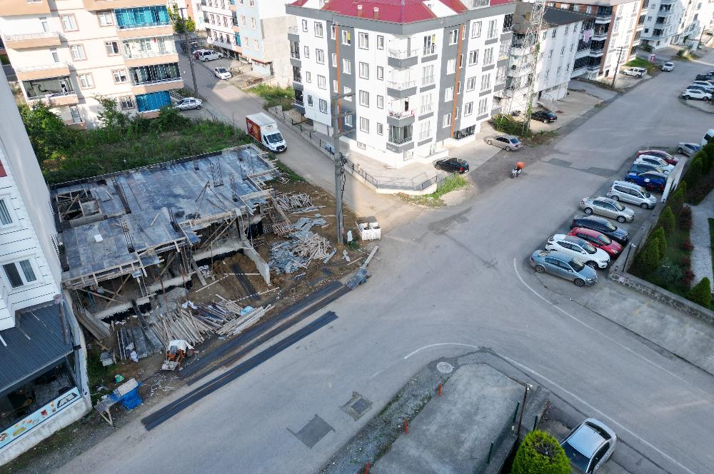 CENTURY 21'DEN ŞAHİNCİLİ MAHALLESİNDE TOPRAKTAN SATILIK PRESTİJLİ İŞ YERİ !