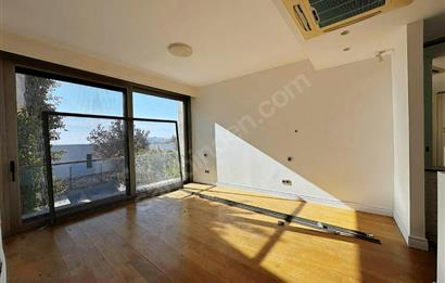Kale ve Deniz Manzaralı Yıllık Kiralık 4,5+1 Daire