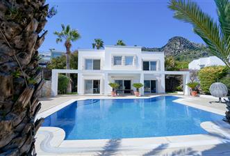 Türkbükü'nde Satılık Deniz Manzaralı Özel Havuzlu Villa - 4 - 35936