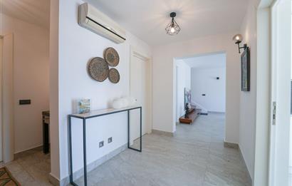 Türkbükü'nde Satılık Deniz Manzaralı Özel Havuzlu Villa