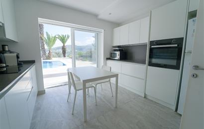 Türkbükü'nde Satılık Deniz Manzaralı Özel Havuzlu Villa