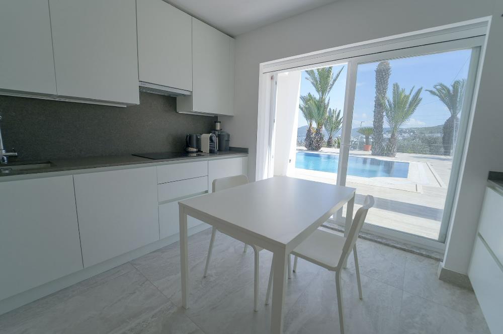 Türkbükü'nde Satılık Deniz Manzaralı Özel Havuzlu Villa