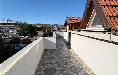 Kamiloba'da Sahile Sıfır 5+1 Satılık Villa