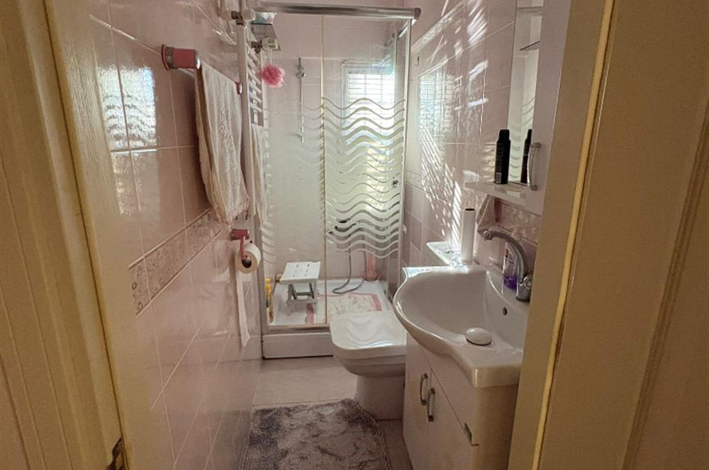 Kamiloba'da Sahile Sıfır 5+1 Satılık Villa