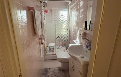 Kamiloba'da Sahile Sıfır 5+1 Satılık Villa