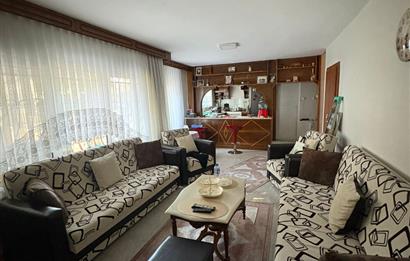 Kamiloba'da Sahile Sıfır 5+1 Satılık Villa