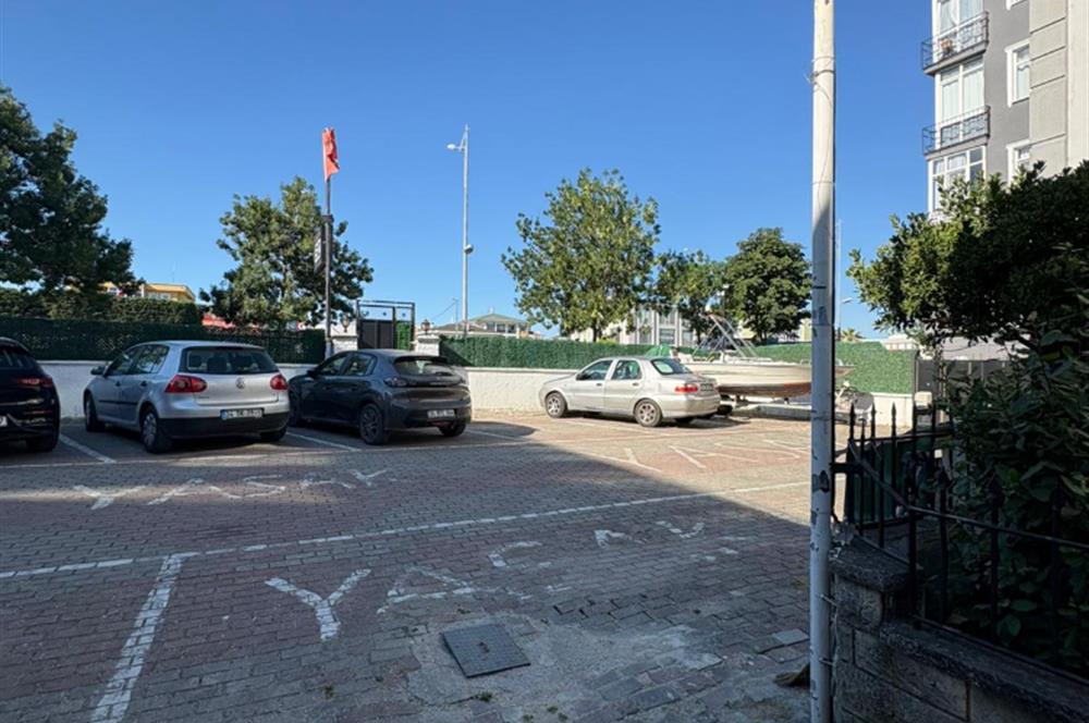 Kamiloba'da Sahile Sıfır 5+1 Satılık Villa
