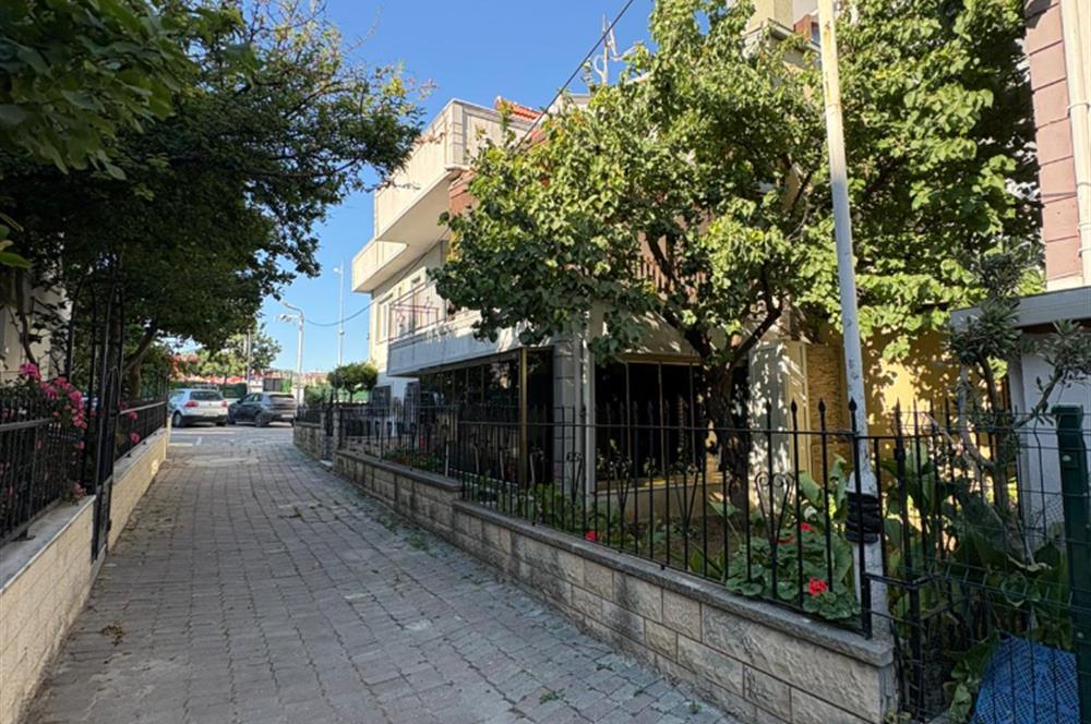 Kamiloba'da Sahile Sıfır 5+1 Satılık Villa