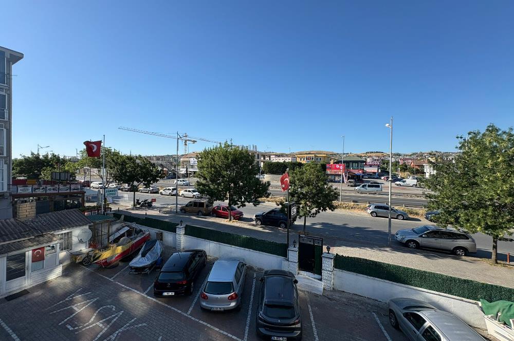 Kamiloba'da Sahile Sıfır 5+1 Satılık Villa