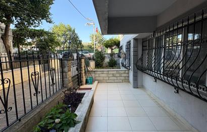 Kamiloba'da Sahile Sıfır 5+1 Satılık Villa