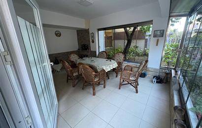 Kamiloba'da Sahile Sıfır 5+1 Satılık Villa