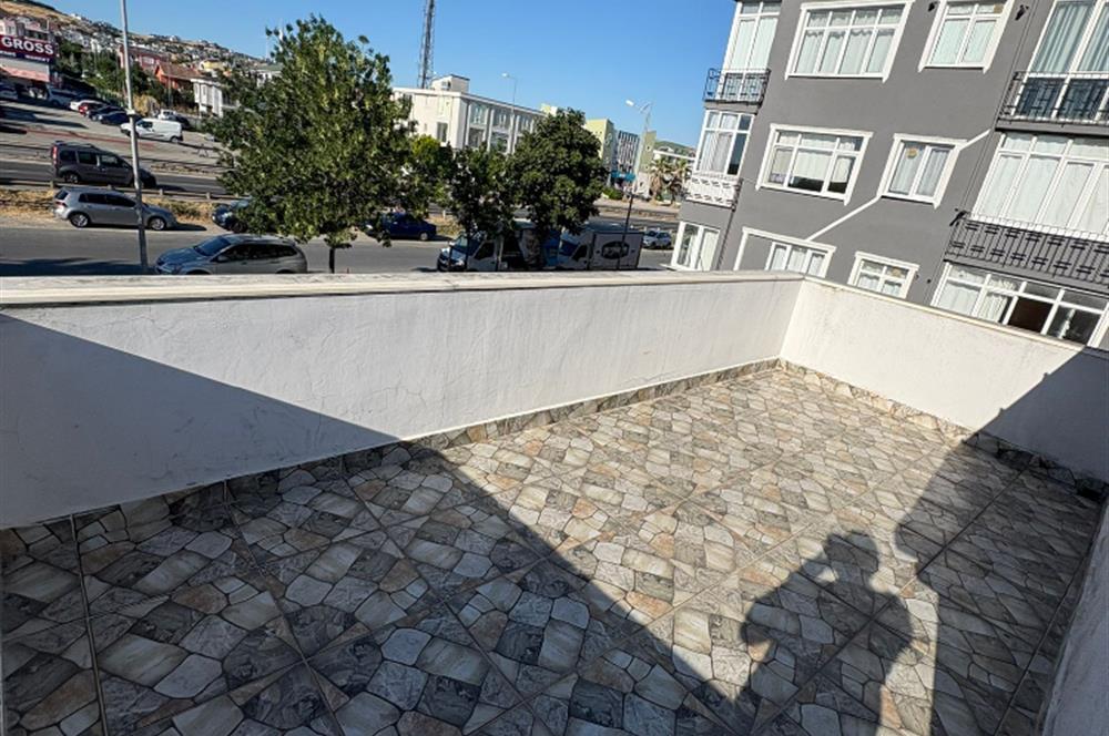 Kamiloba'da Sahile Sıfır 5+1 Satılık Villa