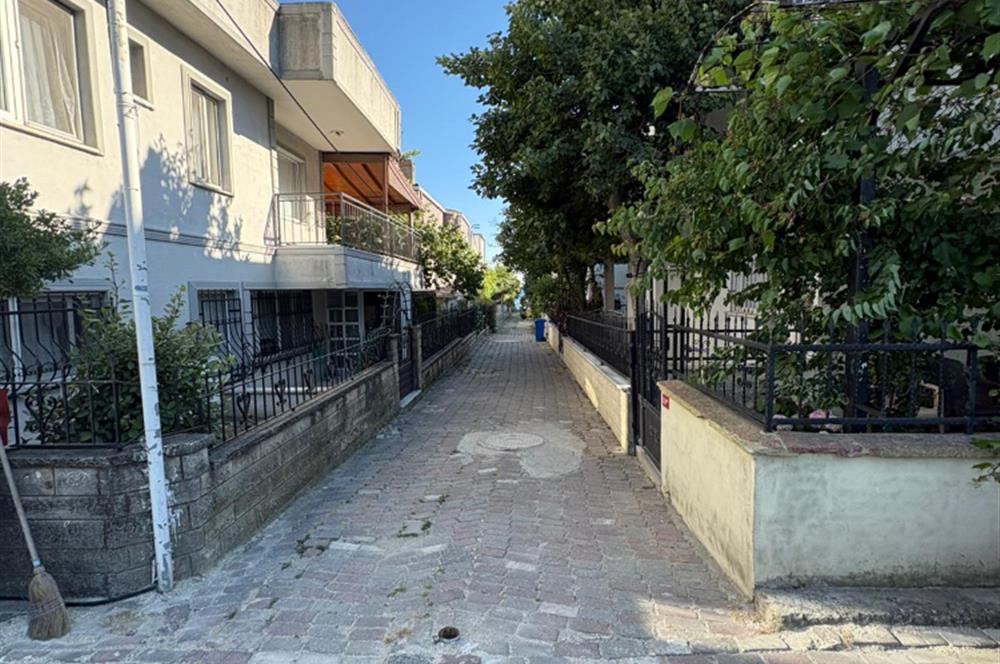 Kamiloba'da Sahile Sıfır 5+1 Satılık Villa