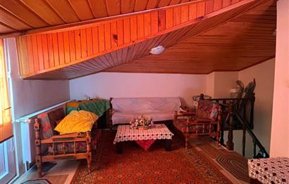 Kamiloba'da Sahile Sıfır 5+1 Satılık Villa