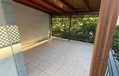 Kamiloba'da Sahile Sıfır 5+1 Satılık Villa