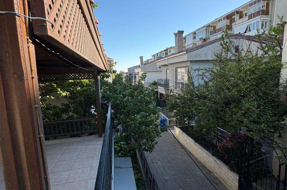 Kamiloba'da Sahile Sıfır 5+1 Satılık Villa