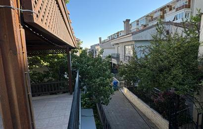 Kamiloba'da Sahile Sıfır 5+1 Satılık Villa