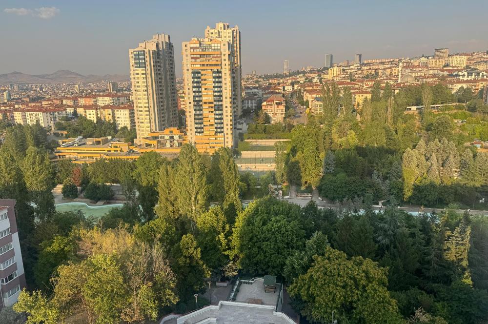 DİKMEN STÜDYO EVLER SİTESİNDE SATILIK EŞYALI VADİ MANZARALI 1+1 DAİRE (NET 64 M2)