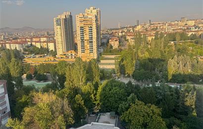 DİKMEN STÜDYO EVLER SİTESİNDE SATILIK EŞYALI VADİ MANZARALI 1+1 DAİRE (NET 64 M2)