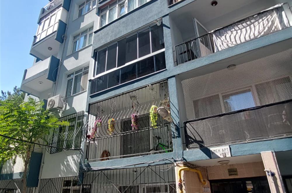 Bornova Gençlik Caddesi'nde 3+1 Satılık Daire
