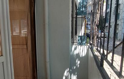 Bornova Gençlik Caddesi'nde 3+1 Satılık Daire