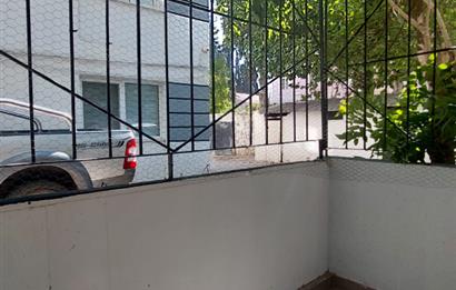 Bornova Gençlik Caddesi'nde 3+1 Satılık Daire