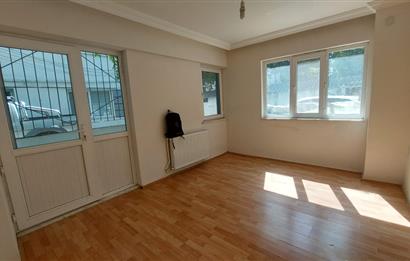 Bornova Gençlik Caddesi'nde 3+1 Satılık Daire