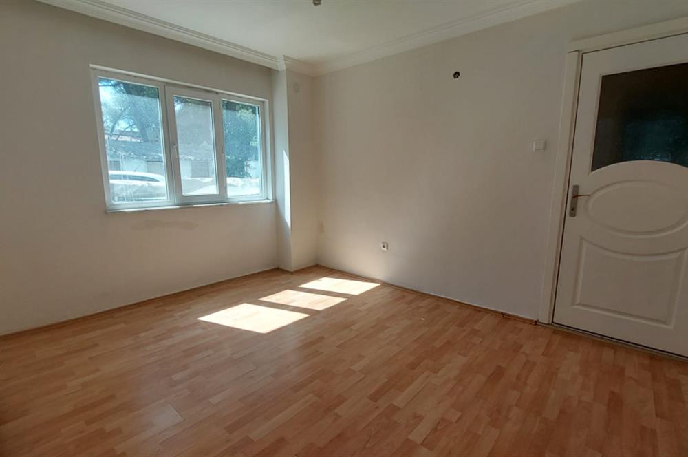 Bornova Gençlik Caddesi'nde 3+1 Satılık Daire