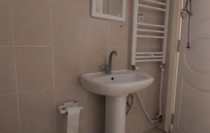 Bornova Gençlik Caddesi'nde 3+1 Satılık Daire