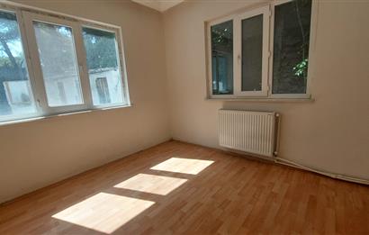 Bornova Gençlik Caddesi'nde 3+1 Satılık Daire