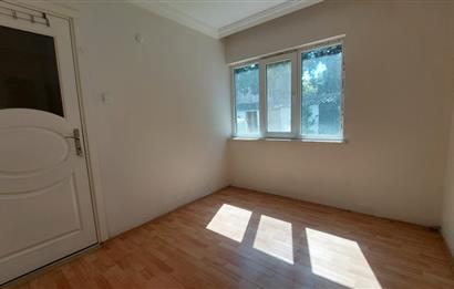 Bornova Gençlik Caddesi'nde 3+1 Satılık Daire