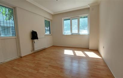 Bornova Gençlik Caddesi'nde 3+1 Satılık Daire